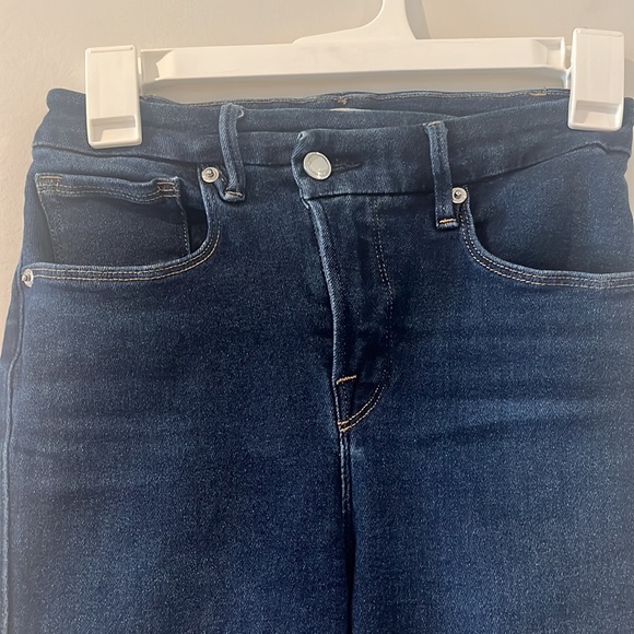 Good American slanted button top skinny jeans - Picture 2 of 4